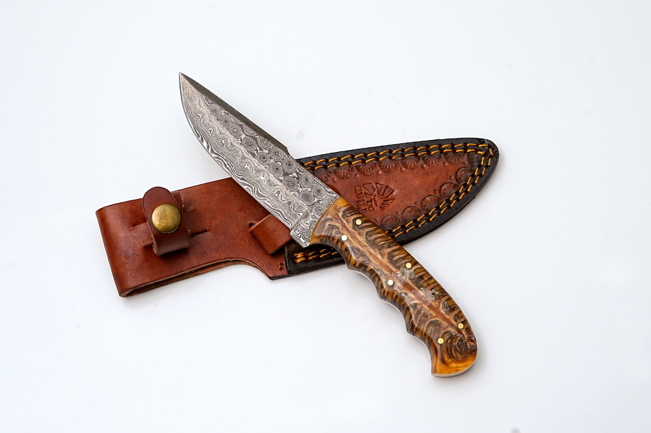 Handmade Damascus Steel "Titan Gecko" Fixed Blade Knife with Amber Resin Pine Cone Resin Handle | Hunting, Camping &amp; Collectible Knife - TK-443