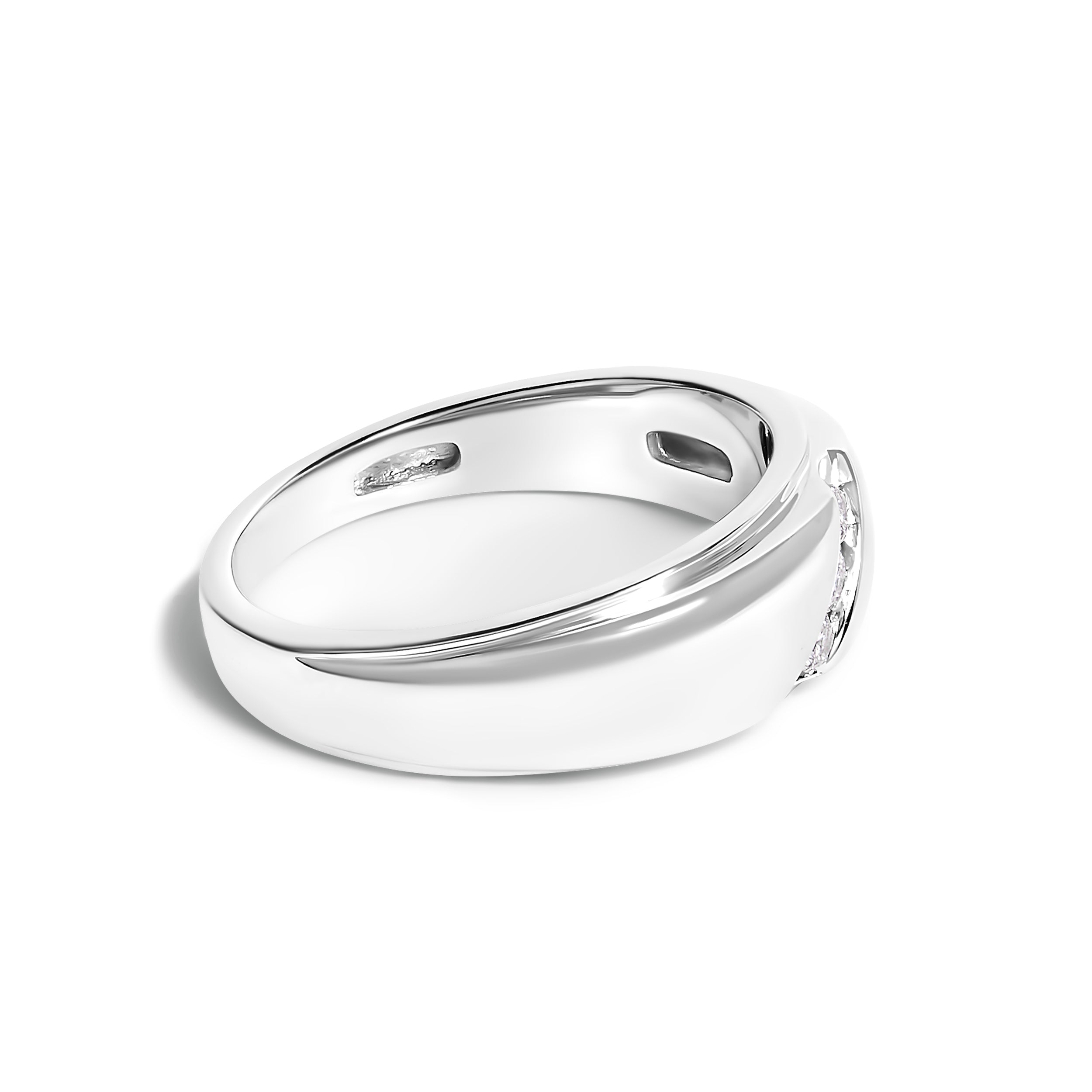 Men's .925 Sterling Silver 1/6 Cttw 3 Stone Diamond Band Ring (H-I Color, I1-I2 Clarity) - Ring Size 10