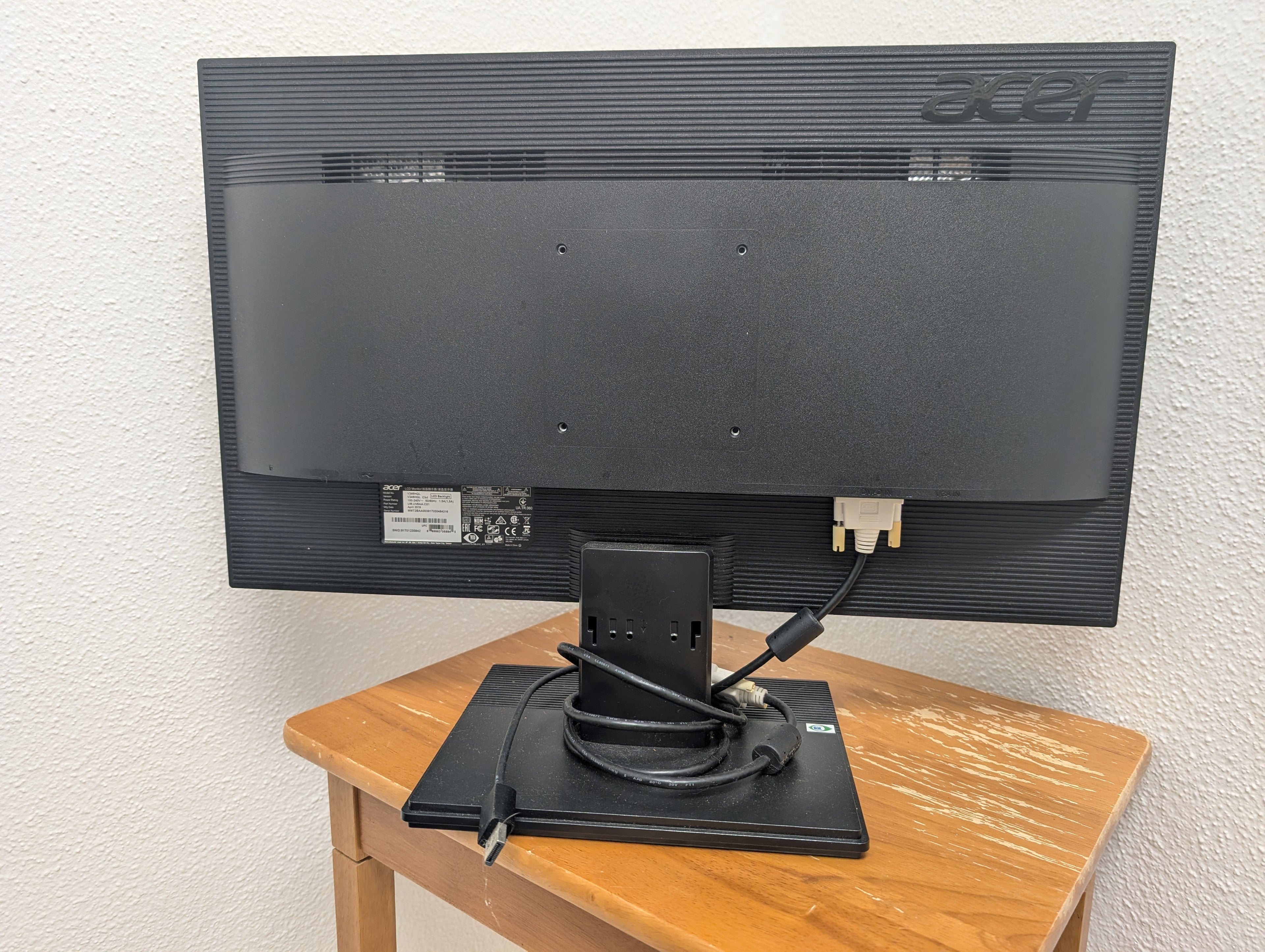 Acer V246HQL 24-Inch Full HD LED Widescreen LCD Computer Monitor W/STAND