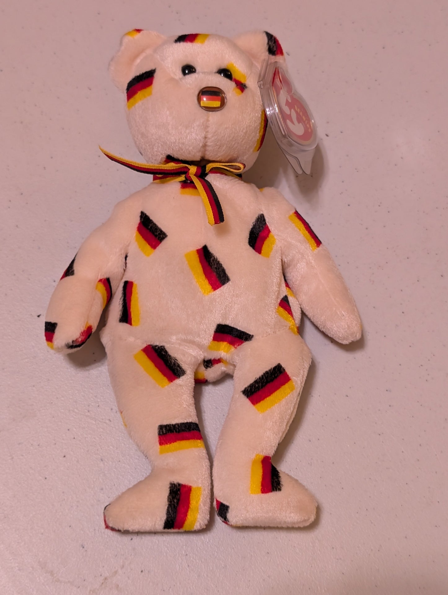 Deutschland the Bear - Ty Beanie Baby (White & German Flag, 2003, Plush Toy, Stuffed Animal, MWMT, Vintage, Retired)
