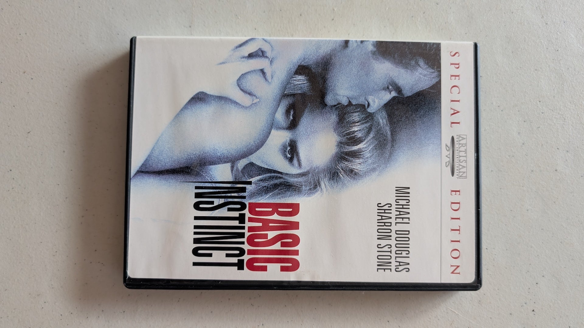 Basic Instinct (DVD, 1992, R) Michael Douglas, Sharon Stone