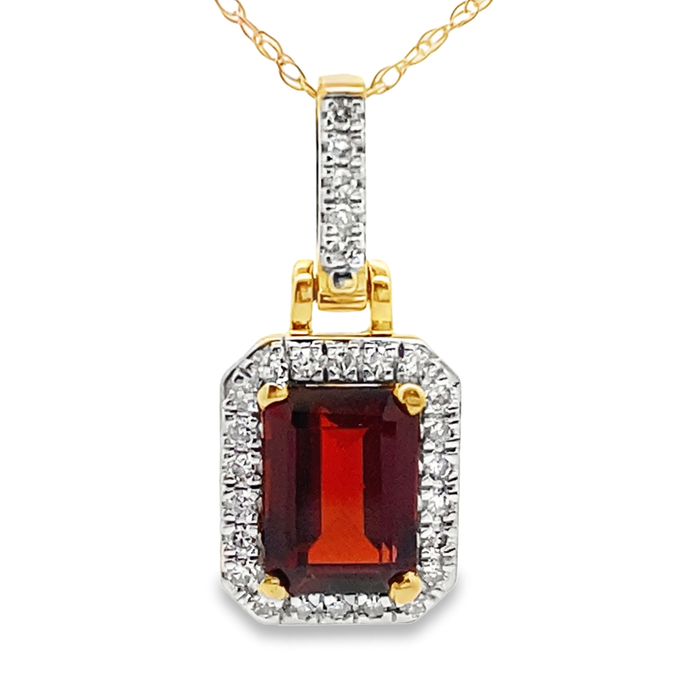 1.31ct Garnet Diamond Fashion Pendants 10KT Yellow Gold