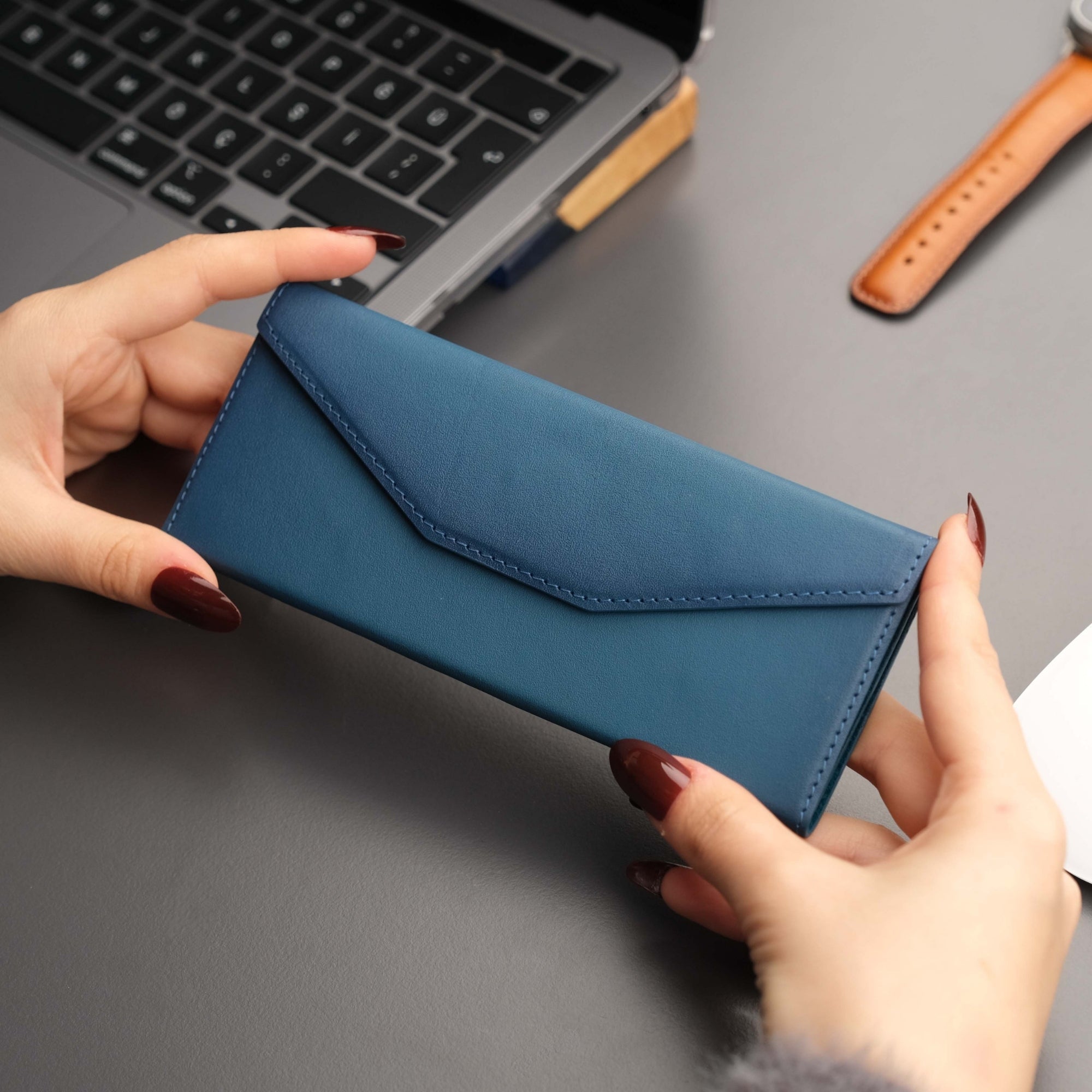 Triangle Leather Glasses Case – Vintage Eyewear Holder